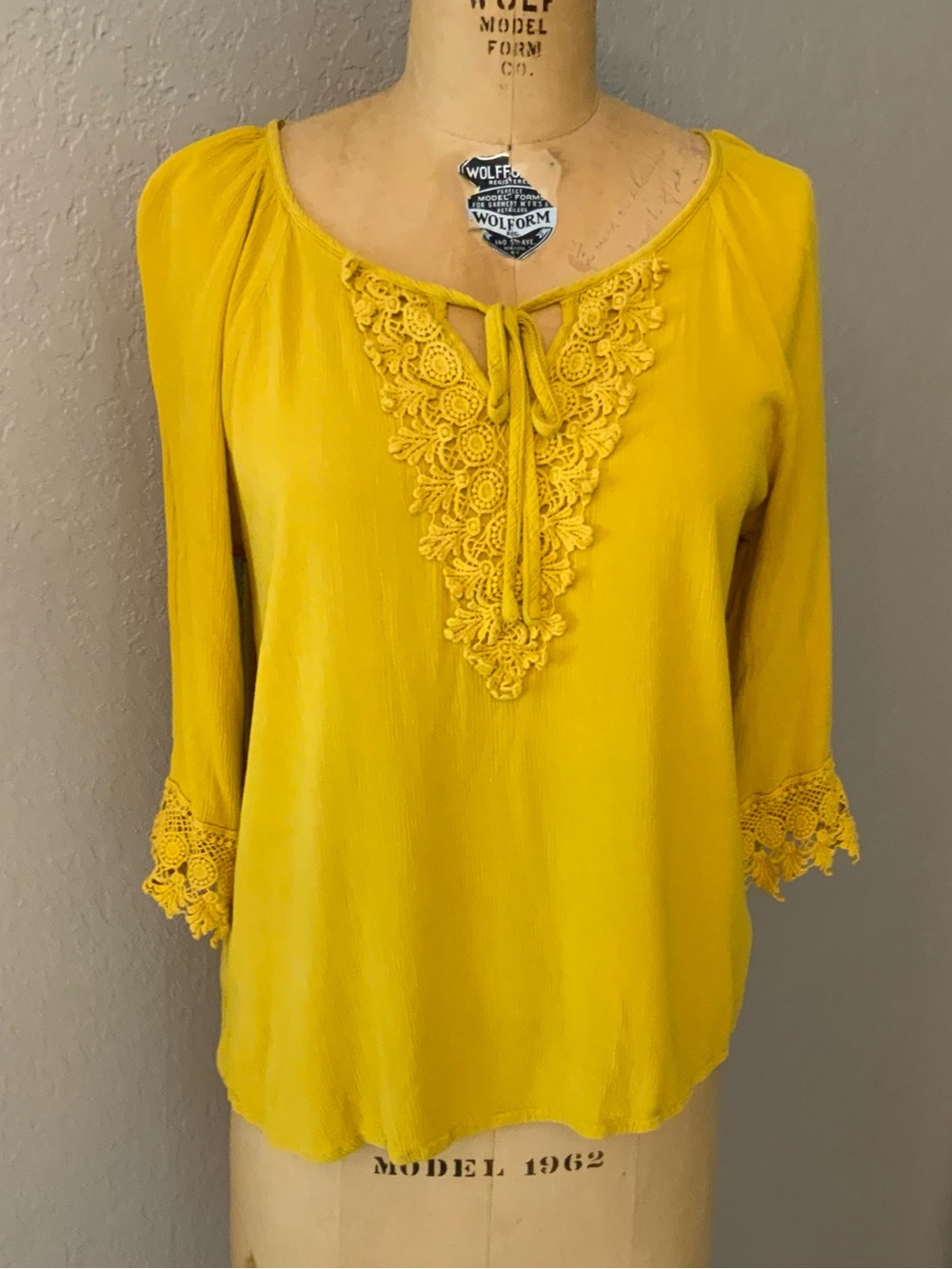 Corvina Crochet-Trim Peasant Blouse in Mustard Yellow size Large